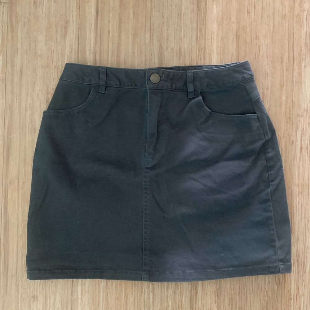 Forever 21. Small forest green mini skirt